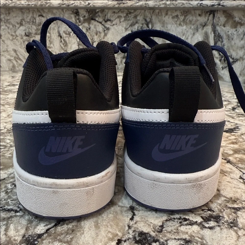 Nike Court Borough Low 2. Midnight Navy kids size 6.5 Y BQ 5448-404 basketball